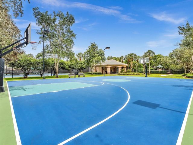 3849 Gulfstream Way, Davie, FL 33328