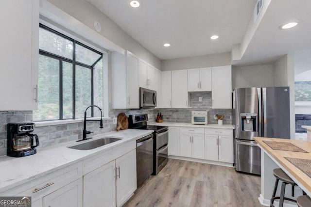 8515 Lake Drive, Snellville, GA 30039