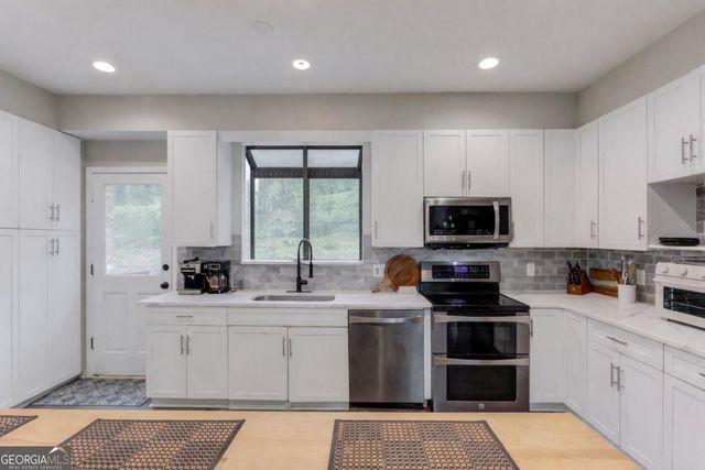 8515 Lake Drive, Snellville, GA 30039