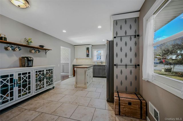 4 Park Road, Rocky Point, NY 11778