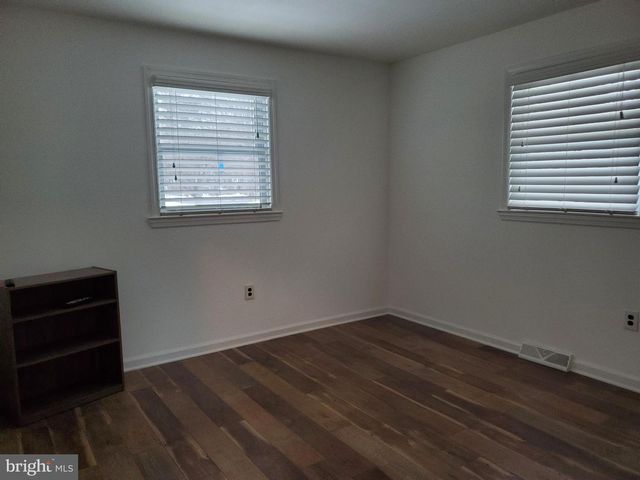 203 CHESTNUT AVE, Berlin, NJ 08009