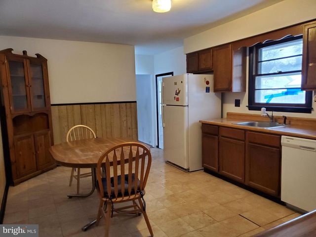 203 CHESTNUT AVE, Berlin, NJ 08009