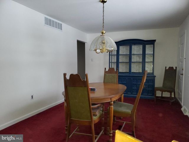 203 CHESTNUT AVE, Berlin, NJ 08009