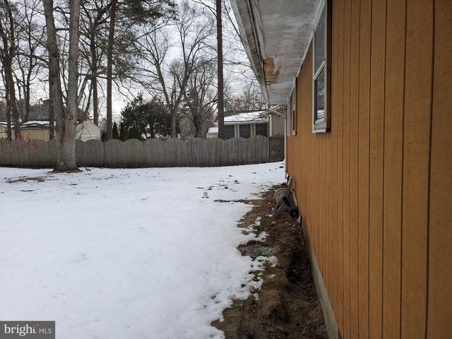 203 CHESTNUT AVE, Berlin, NJ 08009