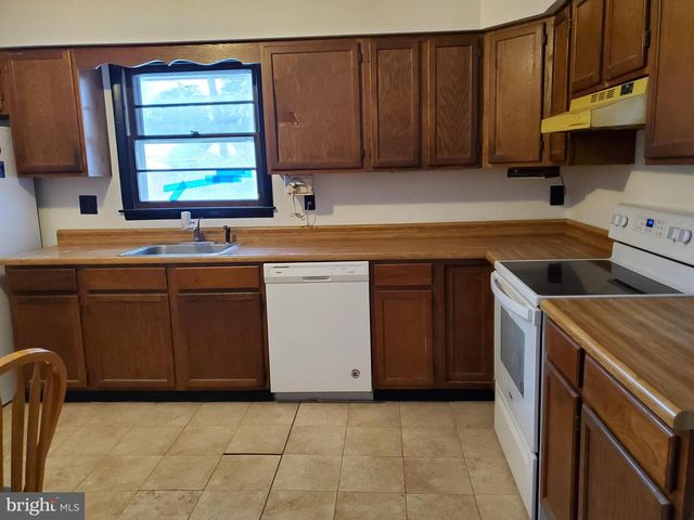 203 CHESTNUT AVE, Berlin, NJ 08009