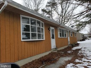 203 CHESTNUT AVE, Berlin, NJ 08009