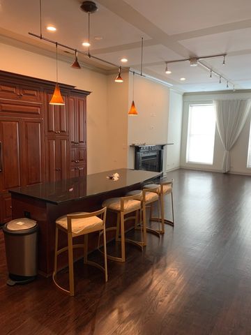 9 E Huron Street 1, Chicago, IL 60611