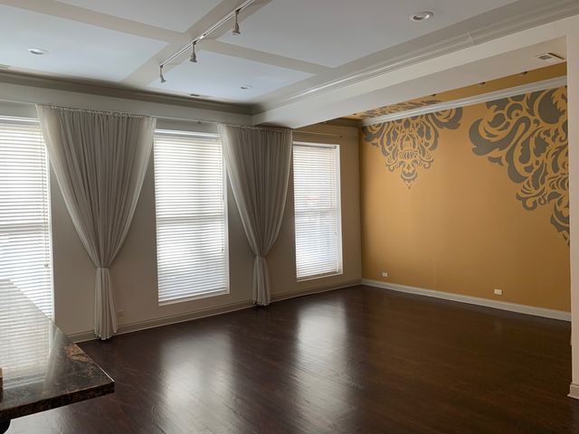 9 E Huron Street 1, Chicago, IL 60611