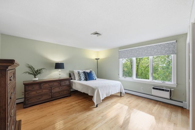 36 Goldenview Drive, West Springfield, MA 01089