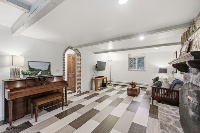 36 Goldenview Drive, West Springfield, MA 01089