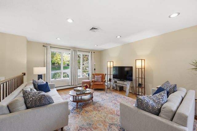 36 Goldenview Drive, West Springfield, MA 01089