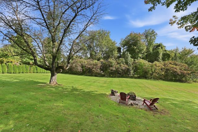 36 Goldenview Drive, West Springfield, MA 01089