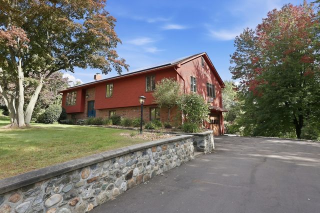 36 Goldenview Drive, West Springfield, MA 01089