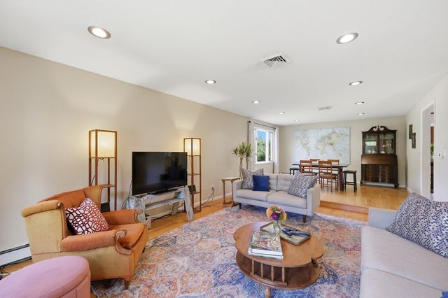 36 Goldenview Drive, West Springfield, MA 01089