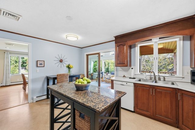 36 Goldenview Drive, West Springfield, MA 01089