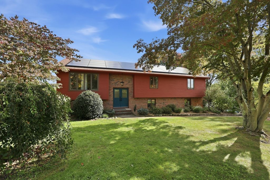 36 Goldenview Drive, West Springfield, MA 01089