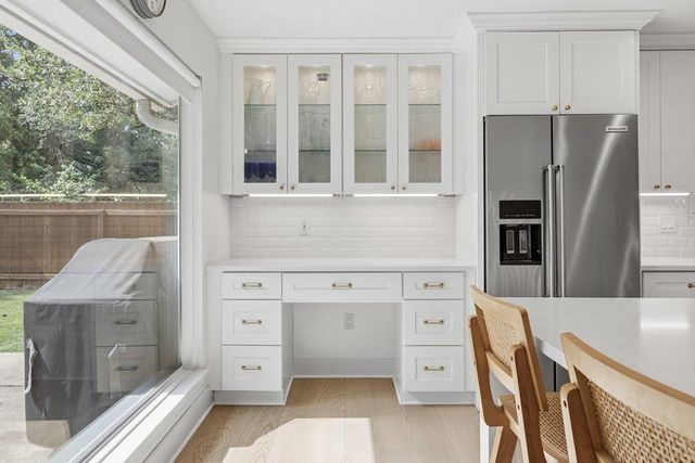 5017 Trail West DR, Austin, TX 78735