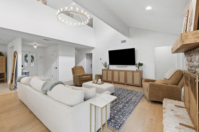 5017 Trail West DR, Austin, TX 78735