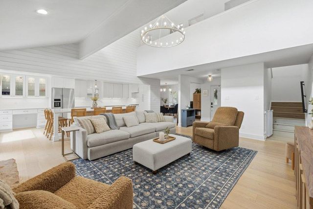 5017 Trail West DR, Austin, TX 78735