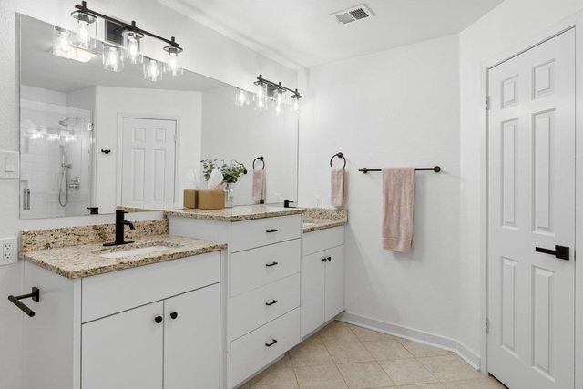 5017 Trail West DR, Austin, TX 78735