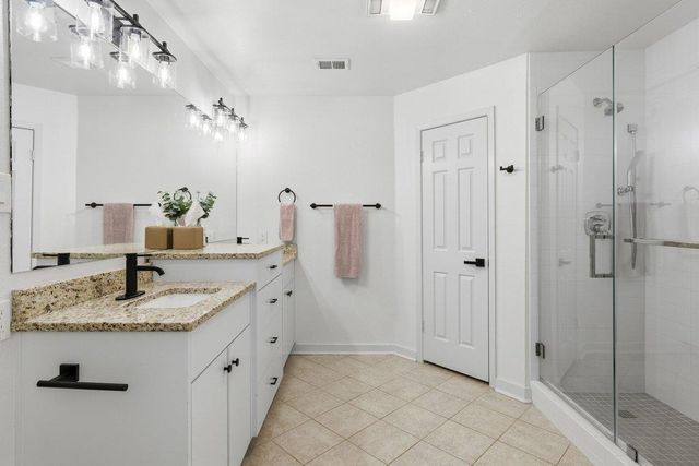 5017 Trail West DR, Austin, TX 78735