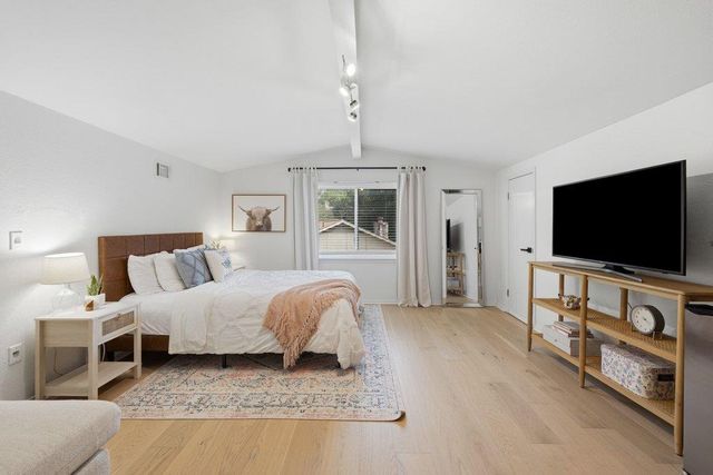 5017 Trail West DR, Austin, TX 78735