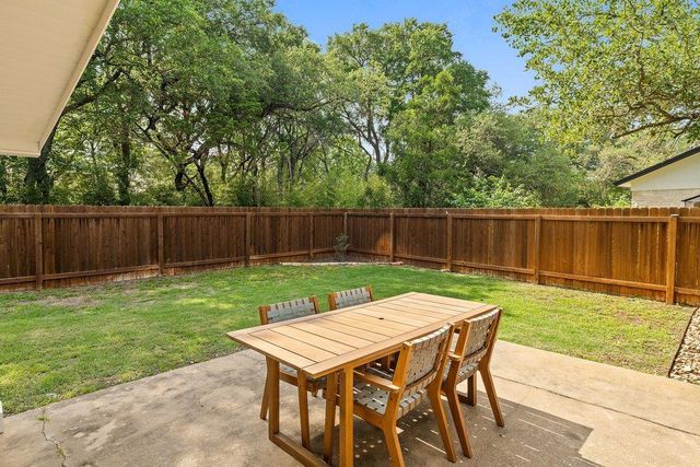 5017 Trail West DR, Austin, TX 78735