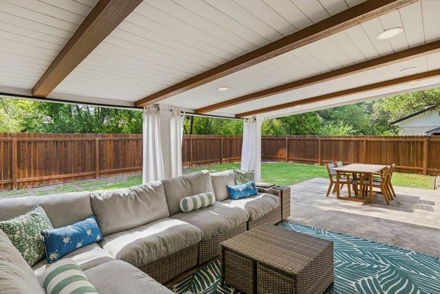 5017 Trail West DR, Austin, TX 78735