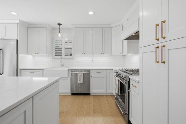 5017 Trail West DR, Austin, TX 78735