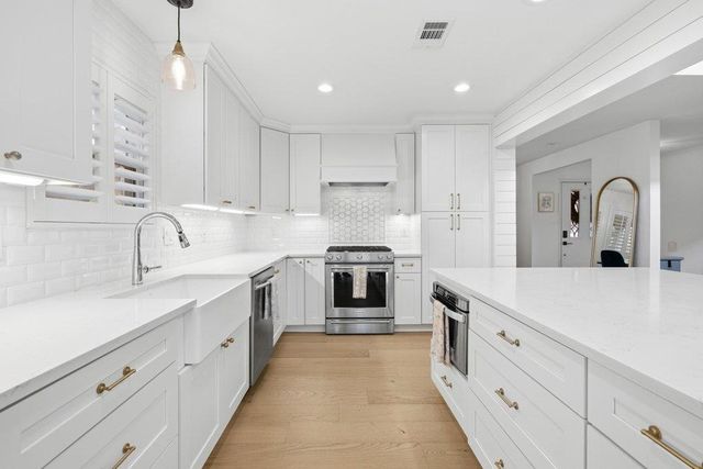 5017 Trail West DR, Austin, TX 78735