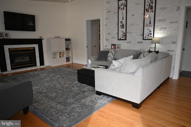 514 SPRINGVIEW LN, Springfield, PA 19064