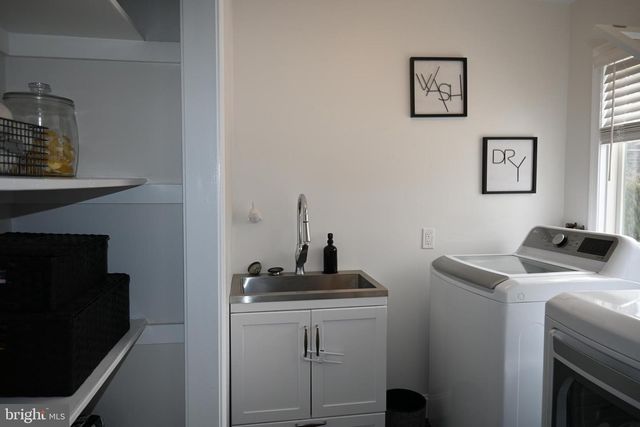 514 SPRINGVIEW LN, Springfield, PA 19064