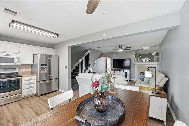 5683 NW Plantation Lane 194-B, Lee's Summit, MO 64064