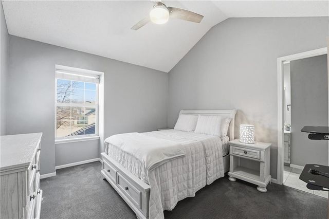 5683 NW Plantation Lane 194-B, Lee's Summit, MO 64064