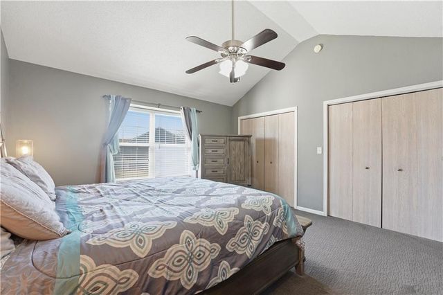 5683 NW Plantation Lane 194-B, Lee's Summit, MO 64064