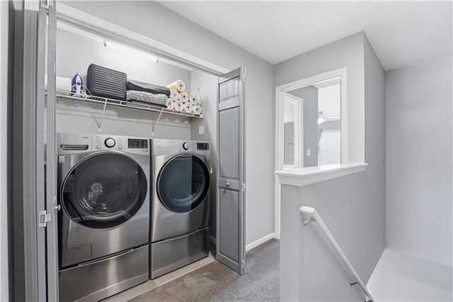 5683 NW Plantation Lane 194-B, Lee's Summit, MO 64064