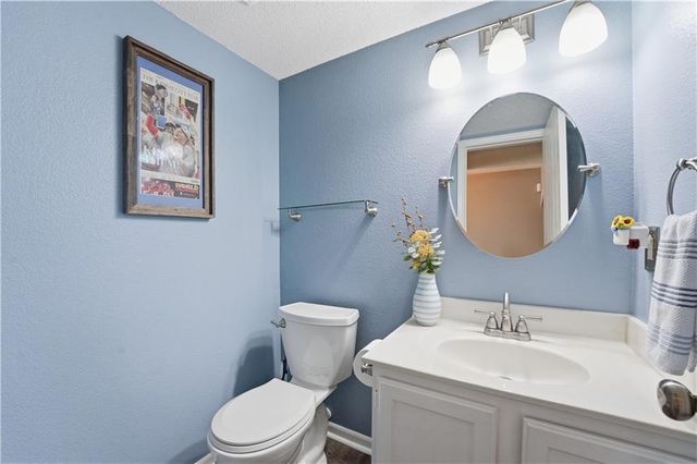 5683 NW Plantation Lane 194-B, Lee's Summit, MO 64064