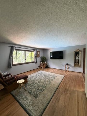 8042 73rd Street S, Cottage Grove, MN 55016