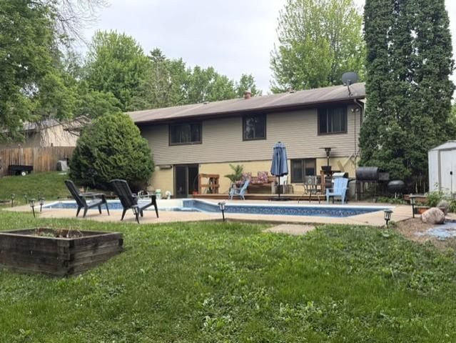 8042 73rd Street S, Cottage Grove, MN 55016