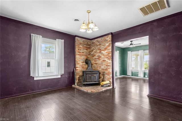 41 Messick RD, Poquoson, VA 23662