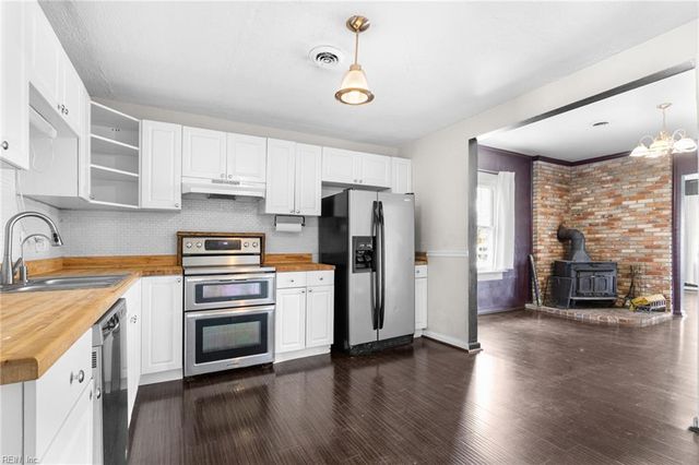 41 Messick RD, Poquoson, VA 23662