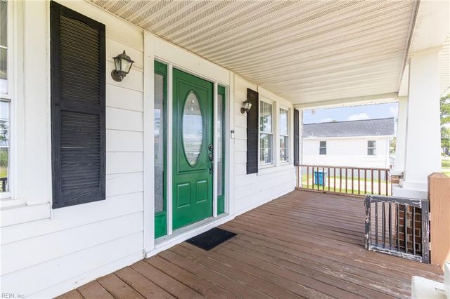 41 Messick RD, Poquoson, VA 23662