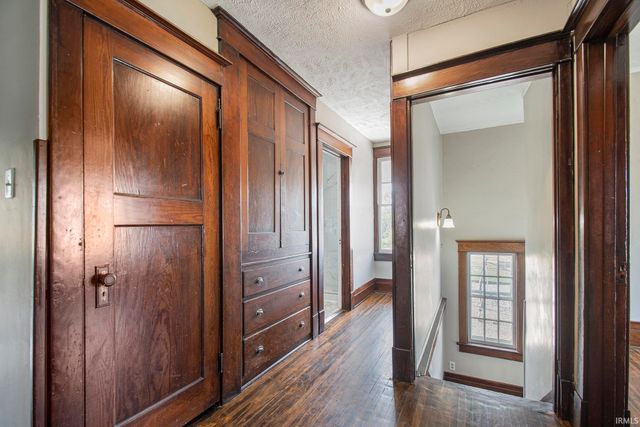 419 W High Street, Elkhart, IN 46516
