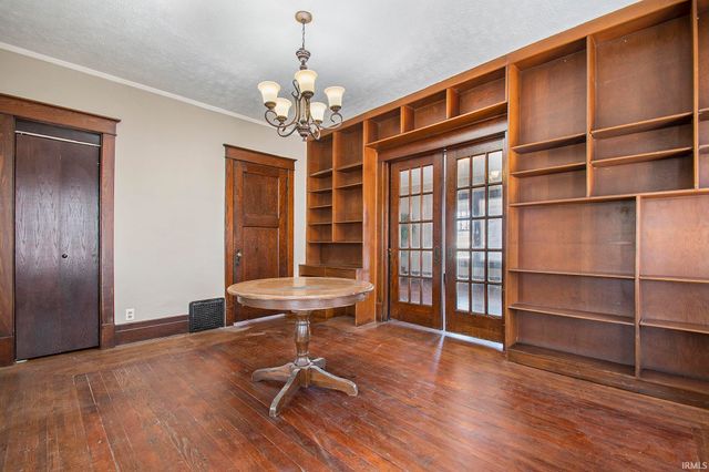 419 W High Street, Elkhart, IN 46516