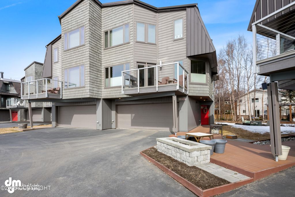 1741 W 15th Avenue, Anchorage, AK 99501