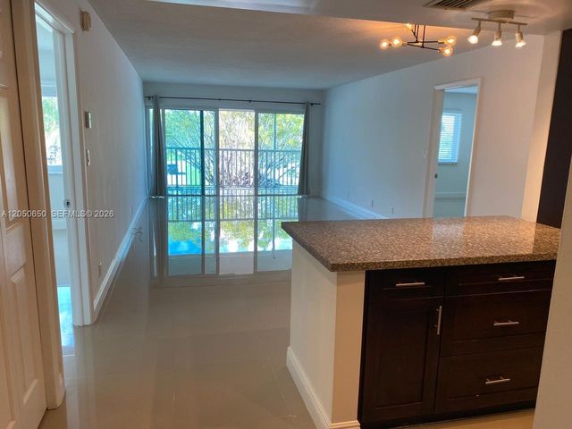 100 Lakeview Drive 316, Weston, FL 33326