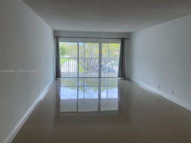 100 Lakeview Drive 316, Weston, FL 33326