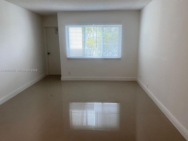 100 Lakeview Drive 316, Weston, FL 33326
