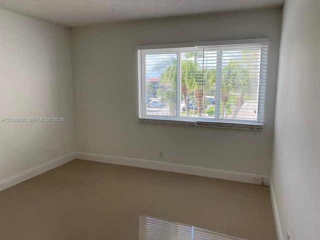 100 Lakeview Drive 316, Weston, FL 33326