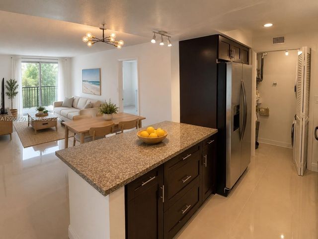 100 Lakeview Drive 316, Weston, FL 33326